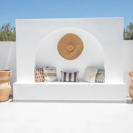 Zaia & Living, N2, Pool View *