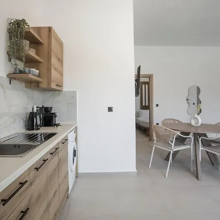 Zaia & Living, N2, Pool View * Gennadi