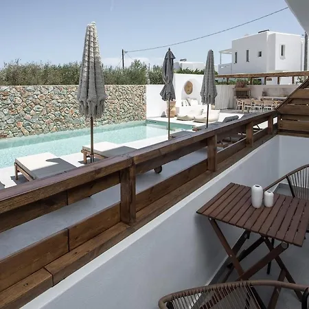 Zaia & Living, N2, Pool View Daire *
