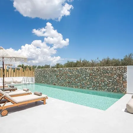 Daire Zaia & Living, N2, Pool View