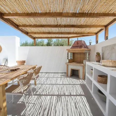 Zaia & Living, N2, Pool View Daire *