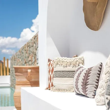 Zaia & Living, N2, Pool View Gennadi