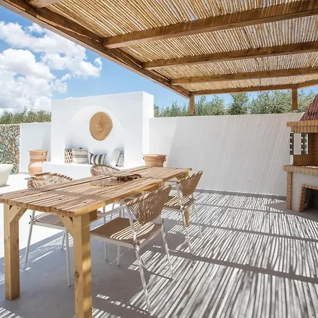 Zaia & Living, N2, Pool View *