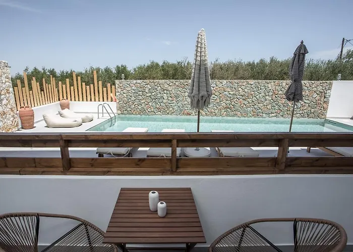 Zaia & Living, N2, Pool View Appartement *