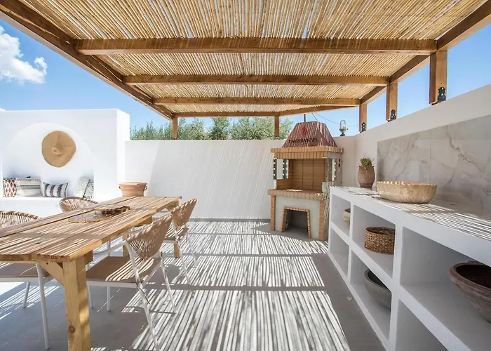 Zaia & Living, N2, Pool View Appartement *