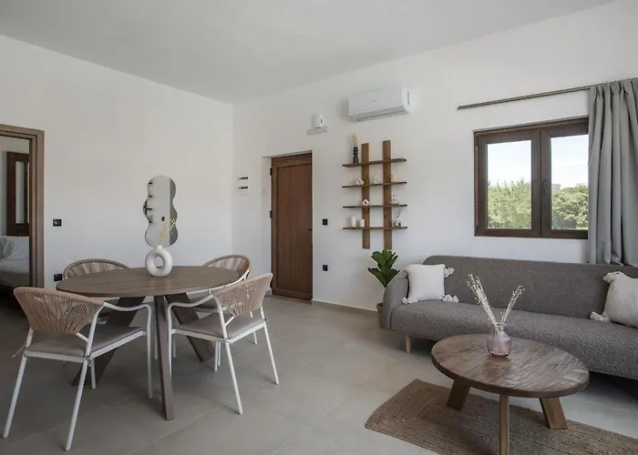 Zaia & Living, N2, Pool View * Gennadi